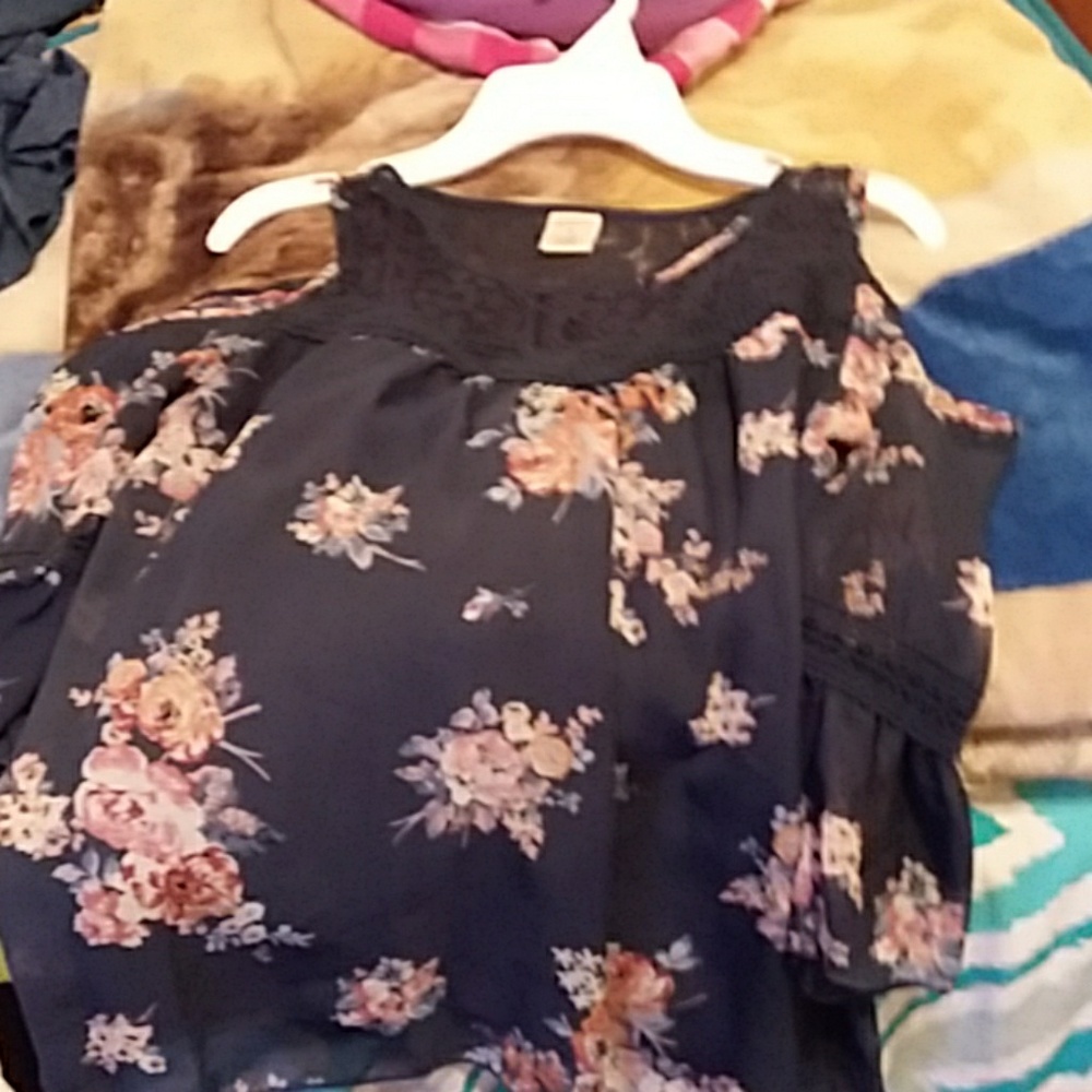 A cutoff shirt. Girls